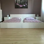 Ela Berlin