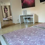 Lägenhetshotell Ela *