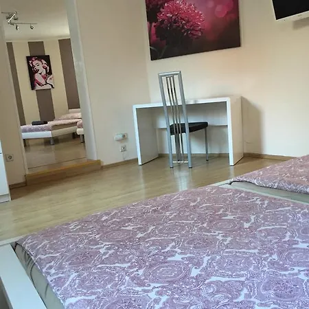 Apart-hotel Ela *